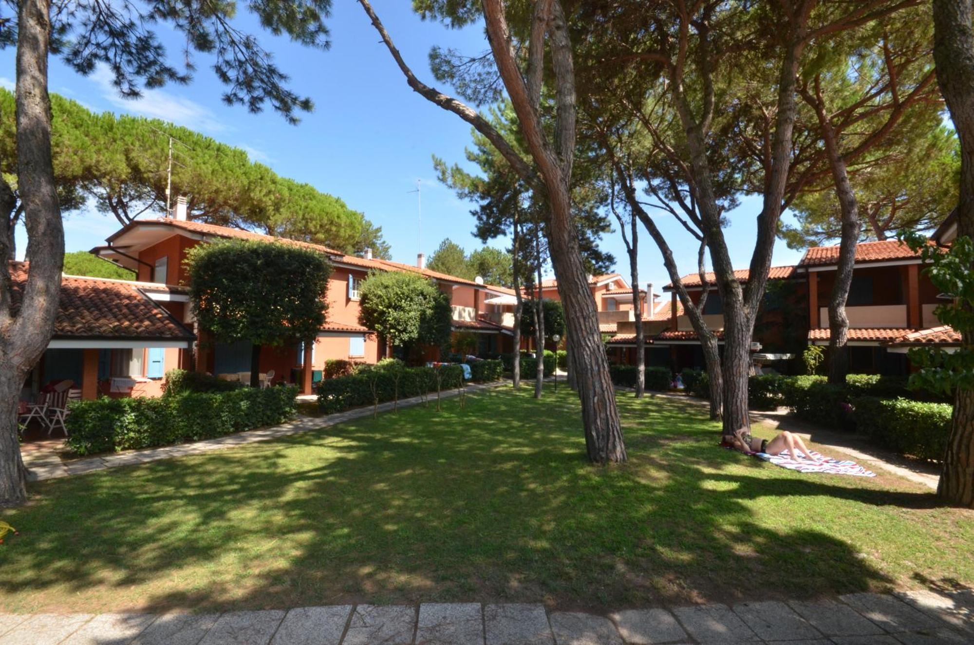 Villaggio Euro Residence Club 比比翁 外观 照片