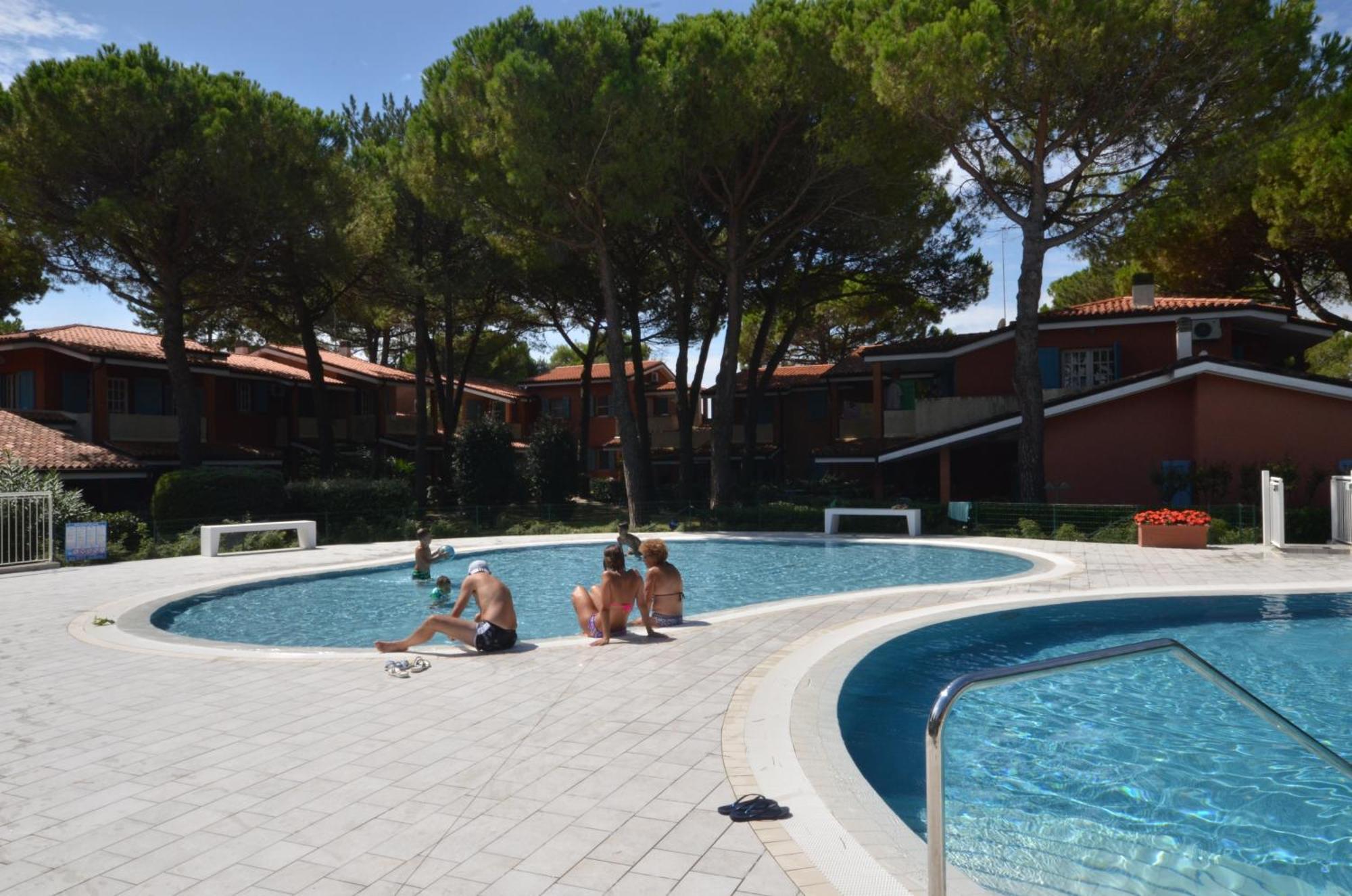 Villaggio Euro Residence Club 比比翁 外观 照片