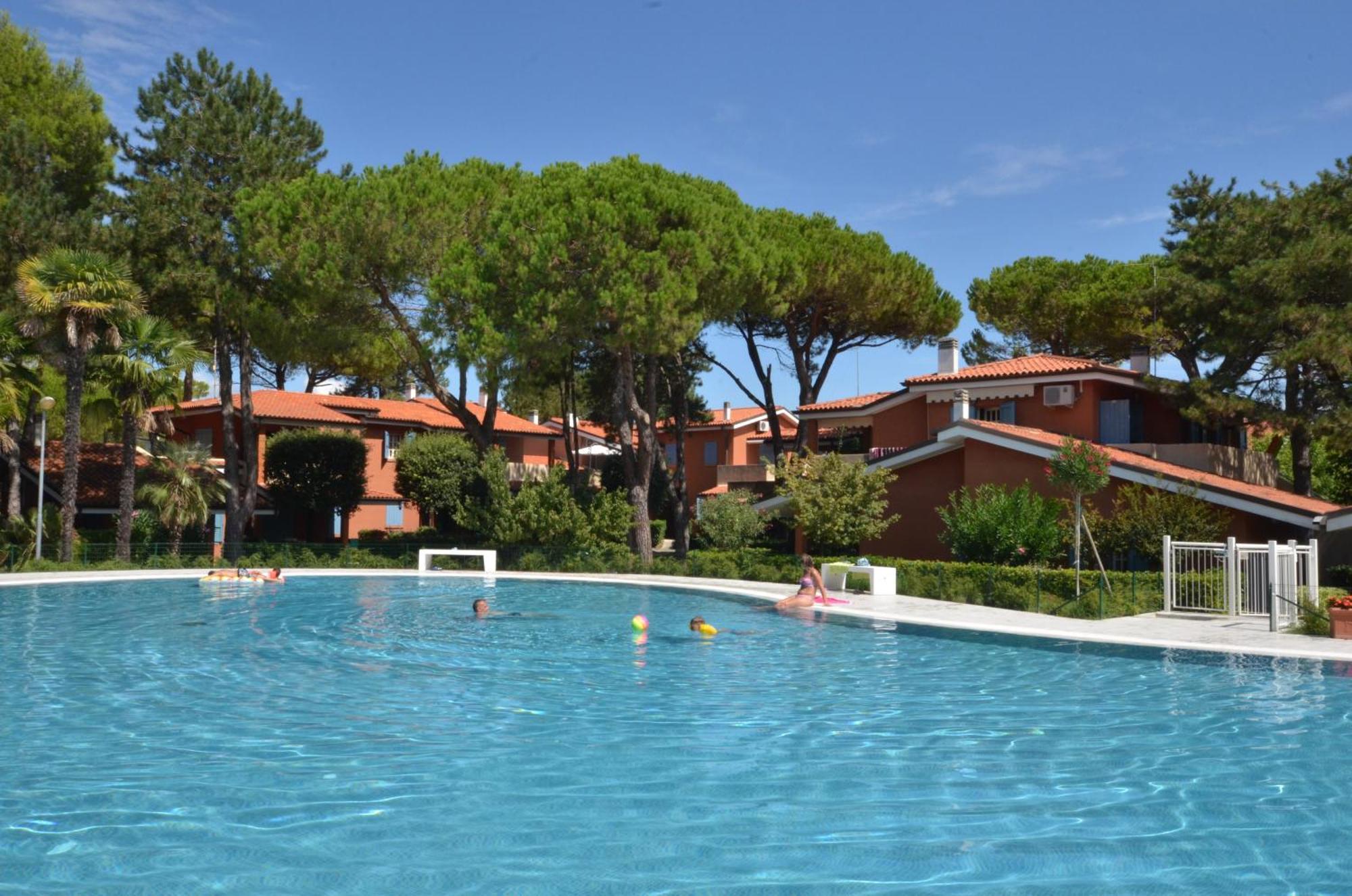 Villaggio Euro Residence Club 比比翁 外观 照片